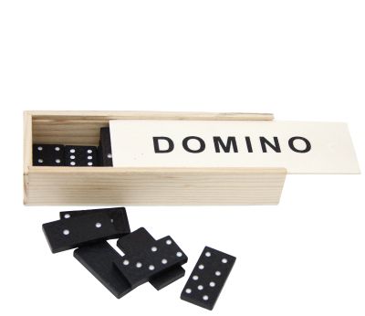 Игра Домино в дървена кутия